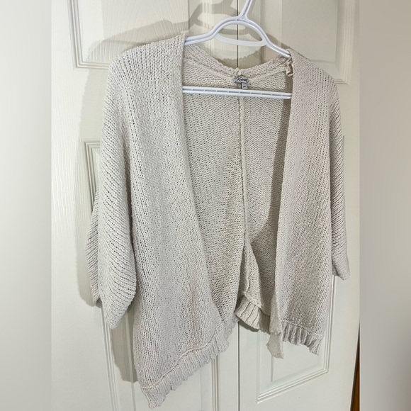 Small Cardigan - Picture 6 of 11